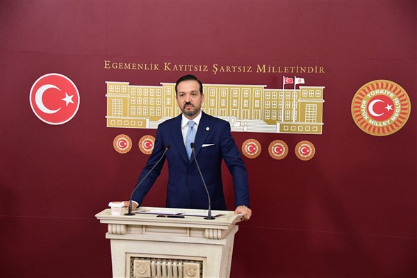 Zorlu, Türk Yatırım Fonu Başkanı Amreyev ile görüştü