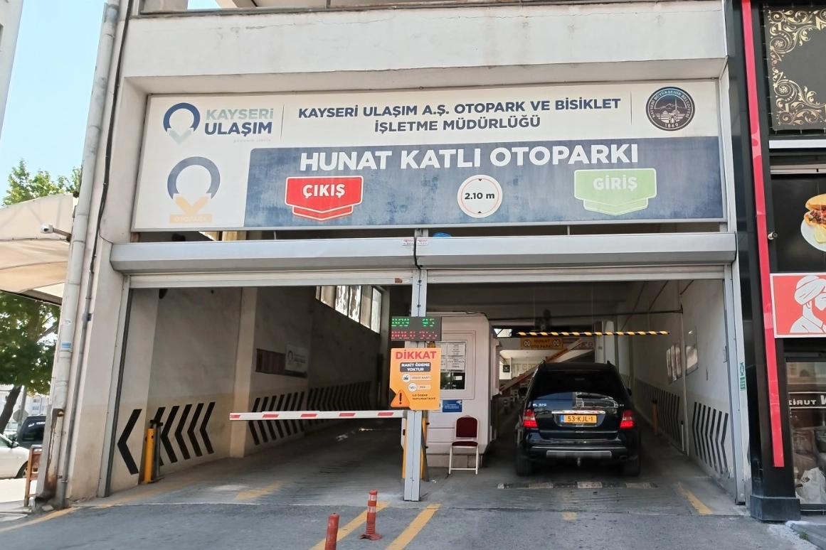 Kayseri'de Büyükşehir'den Teknoloji ve Yerli Ar-Ge Gücüyle Akıllı Otopark Sistemi