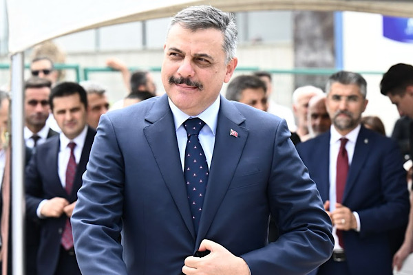 Bakan Çiftçi, Harun Abdülkerim Osmanoğlu’nu ziyaret etti
