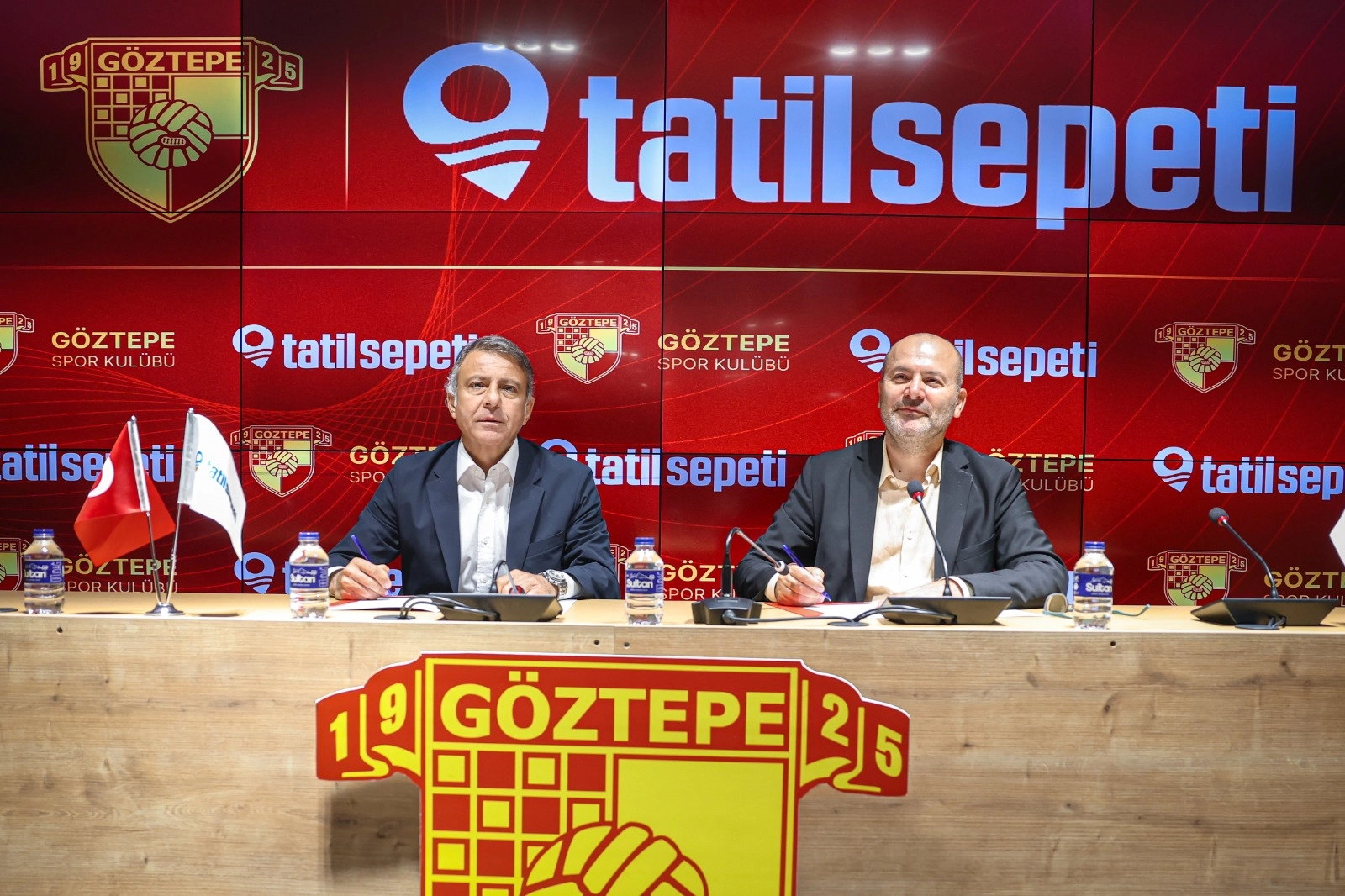 Tatilsepeti’nin Göztepe Spor Kulübü Sponsorluğu İçin İmzalar Atıldı