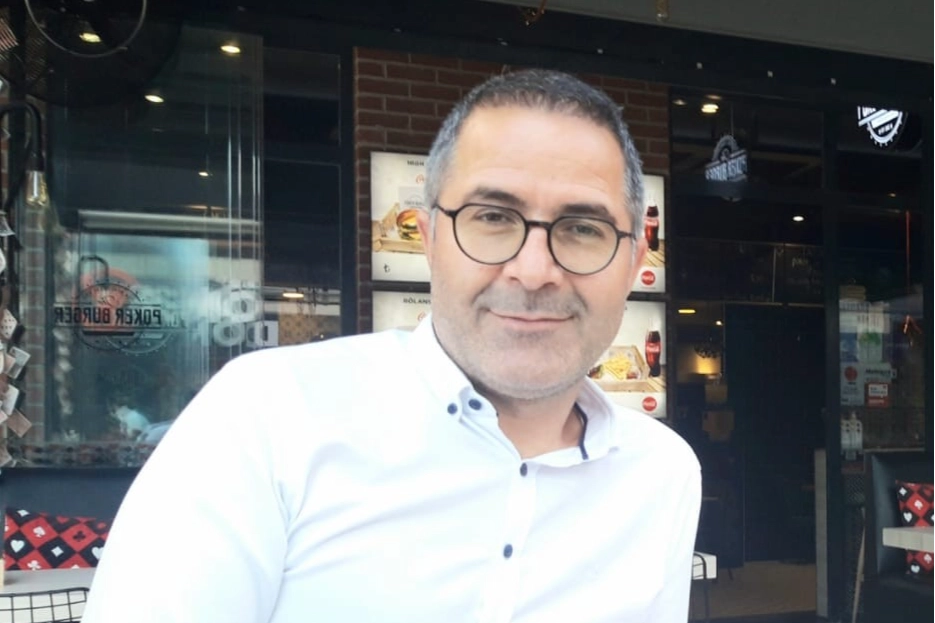 Tezyapı İnşaat Kurucu Ortağı Kamber Tezik: Dün Çarık Giyen Babam, Bugün Görüntülü Telefon ile Konuşuyor
