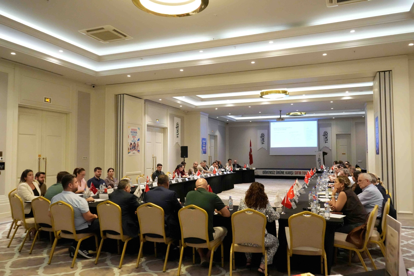Kırtasiye Sektörünün Sahadaki Güncel Sorunları ve Çözüm Önerileri İçin Çalıştay Düzenlendi  