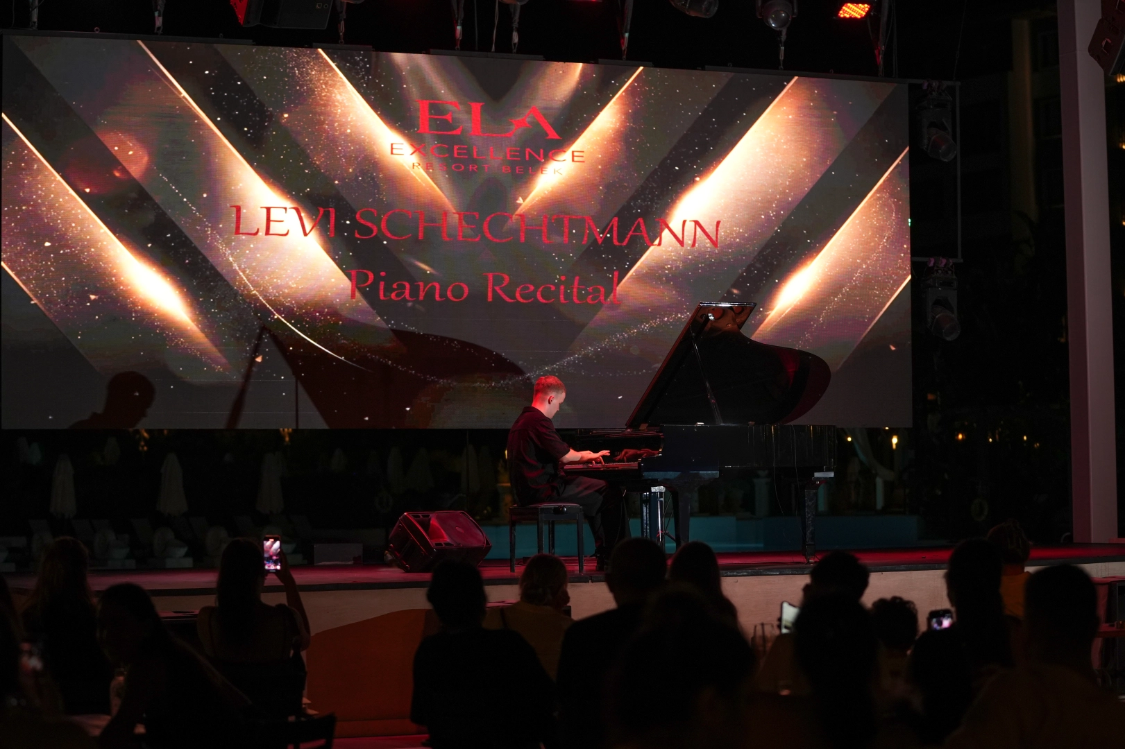 Ünlü Alman Piyanist LEVI.SCT, Türkiye’de İlk Kez Ela Excellence Resort Belek’te Sahne Aldı