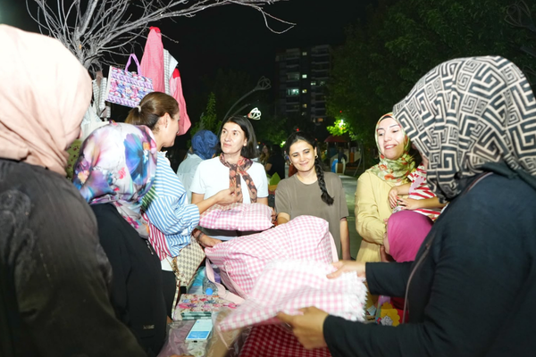 Kayapınar'da kadınların ürettiği ürünler sergilendi