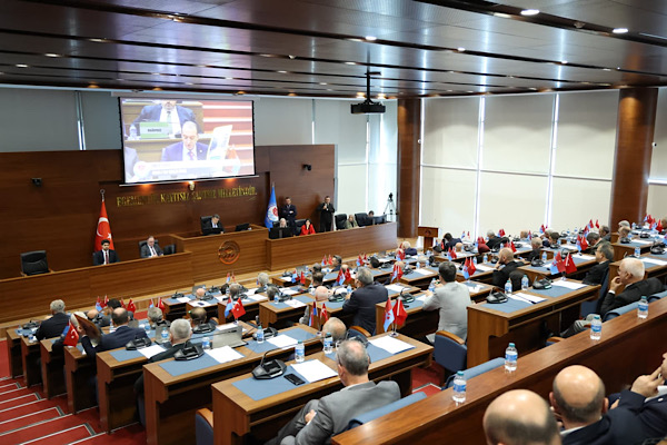 Trabzon'da raylı sistem ve Uzunkum Yaşam Alanı projeleri meclis gündeminde