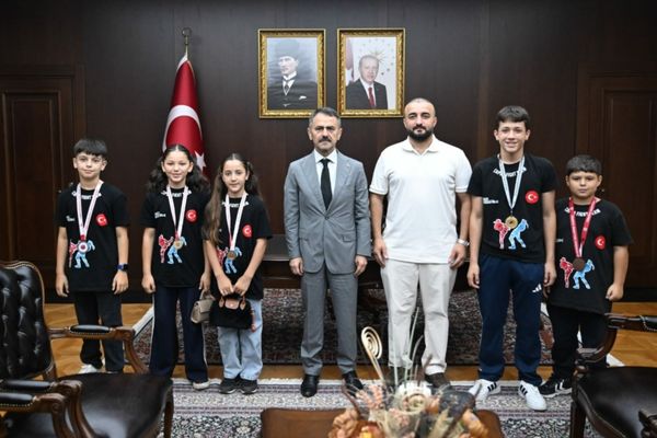 Muay Thai şampiyonlarından Vali Aktaş’a ziyaret