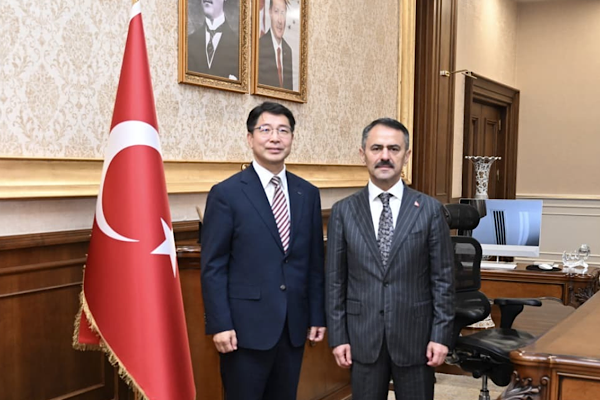 Posco Assan TST Çelik Sanayi A.Ş CEO'su Choi, Vali Aktaş'ı ziyaret etti