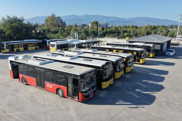 Düzce Belediyesi ulaşım filosuna 9 yeni araç takviyesi