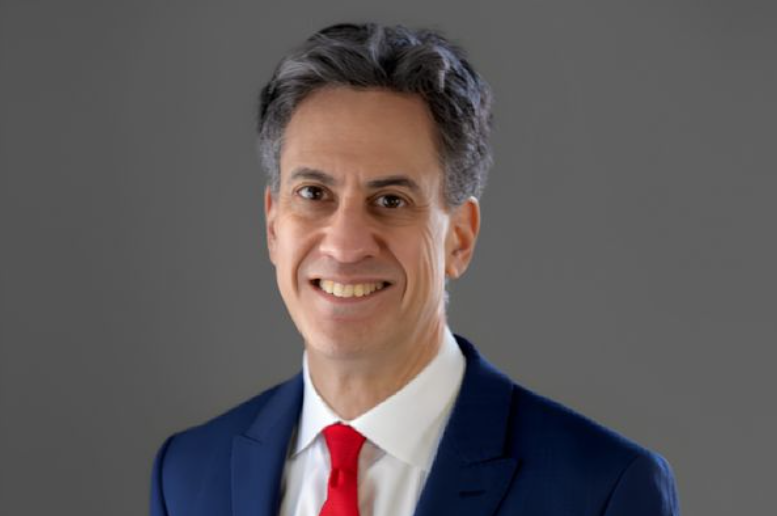 Miliband: İngiltere Suudi Arabistan’ın yanında