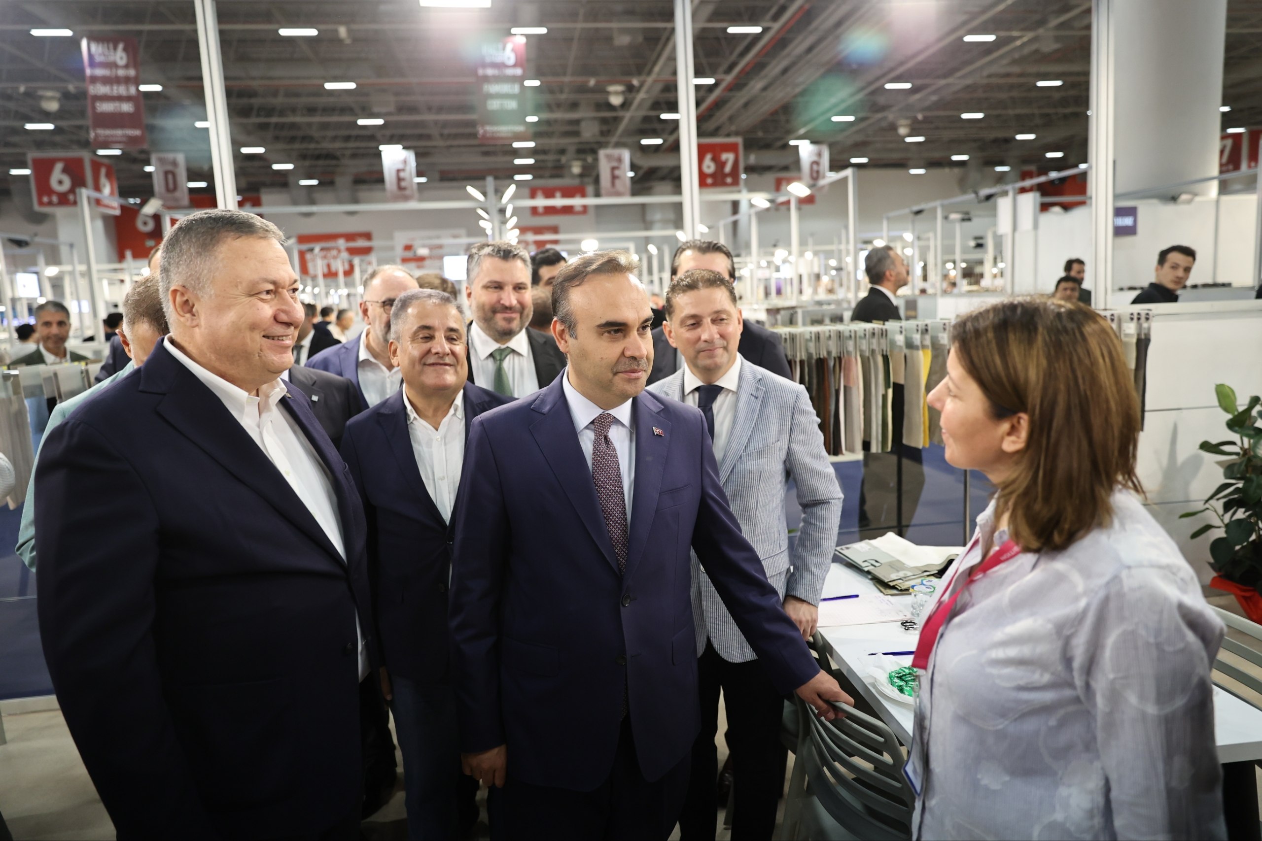 Bakan Kacır: Emek yoğun sektörlerde yaklaşık 1,2 milyon istihdamı koruduk