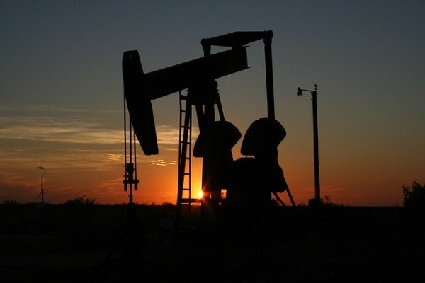 Petrol fiyatları küresel borsaları baskılıyor